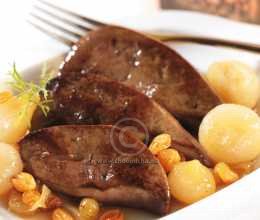 Foie d’agneau en tajine aux oignons et raisins secs